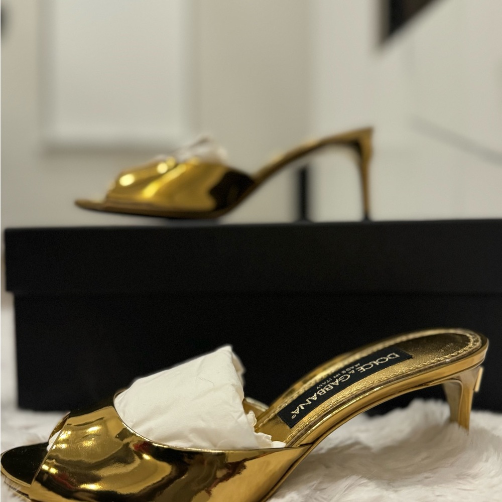 Dolce and Gabbana Kiera Mirrored leather mules. Size 37.